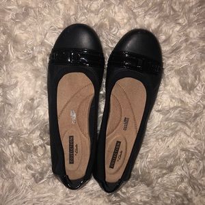 Clark’s black flats